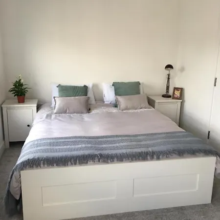 Sussex Mews Homestay * 布里斯托